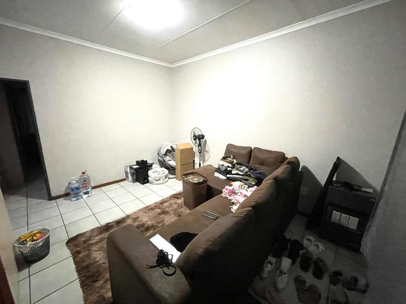 To Let 2 Bedroom Property for Rent in Bult West North West